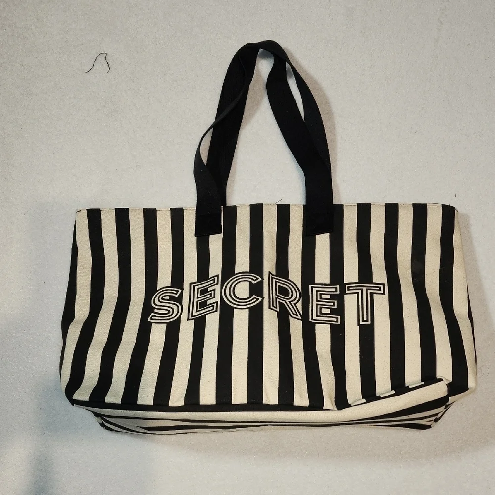 Victoria K Monochrome Striped Tote